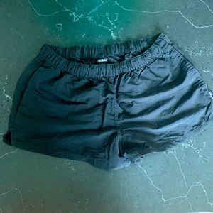 Patagonia 2.5” Baggies Size Medium